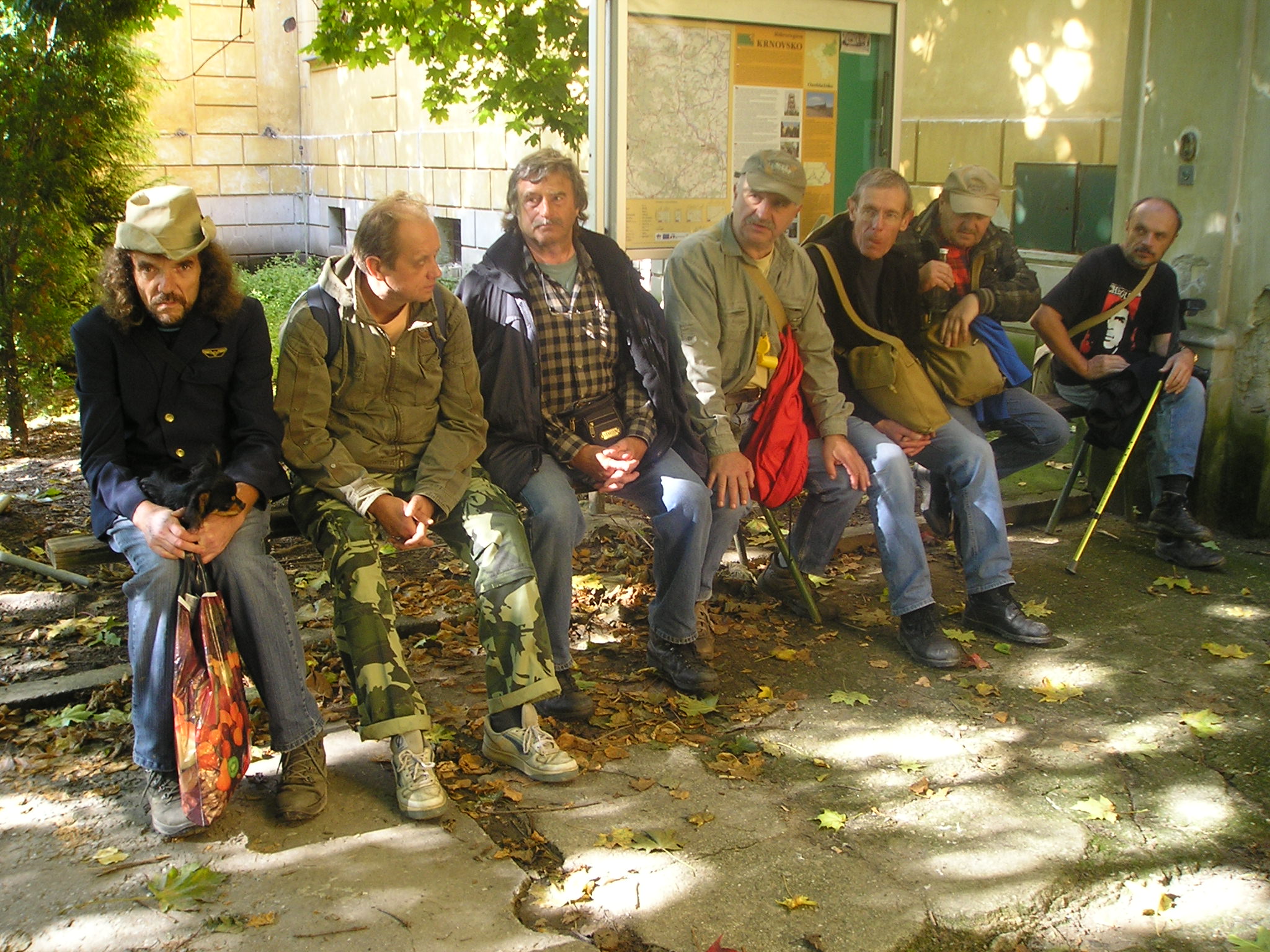 Slezské Rudoltice zámek-čekání na zpozdilé Ášu s Ivanou