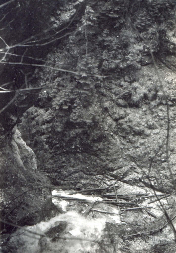 1978-04.27.105