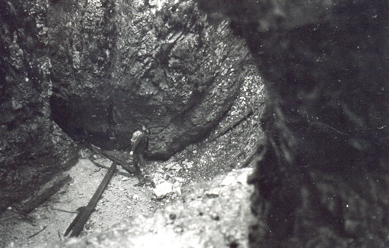 1978-04.28.104