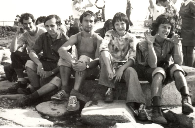 1976-8.110